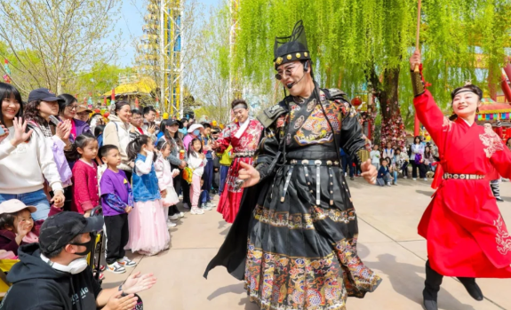 有这样的NPC，游客晚上做梦都在景区耍！